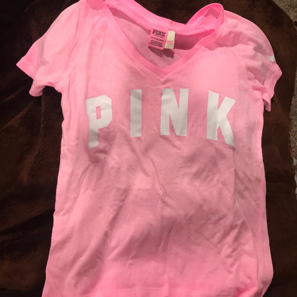 VS Pink tee shirt